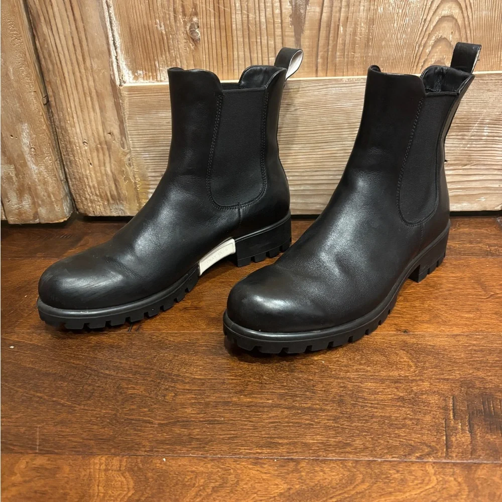 Ecco Black Leather Pull On Chelsea Ankle Boots